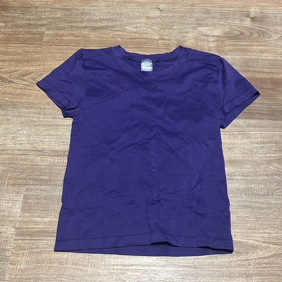 Aritzia  smooth willow T - Picture 2 of 3